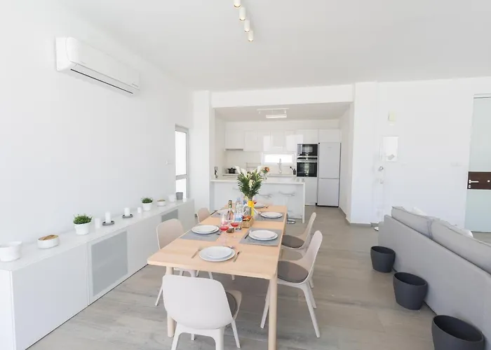 Olivine Ol9 * Protaras